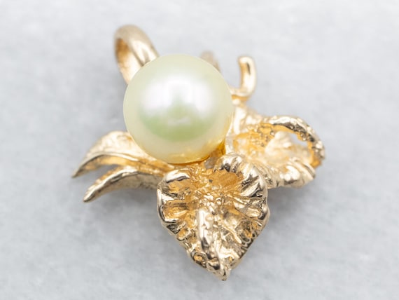 Yellow Gold Yellow Saltwater Pearl Pendant with Le