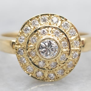 Anello a grappolo di diamanti in oro giallo con doppio alone di diamanti, anello di diamanti a doppio alone, anello di diamanti, anello Halo, anello a grappolo di diamanti A39901