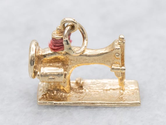 Vintage 14K Yellow Gold Sewing Machine Charm Pendant, Seamstress Gift