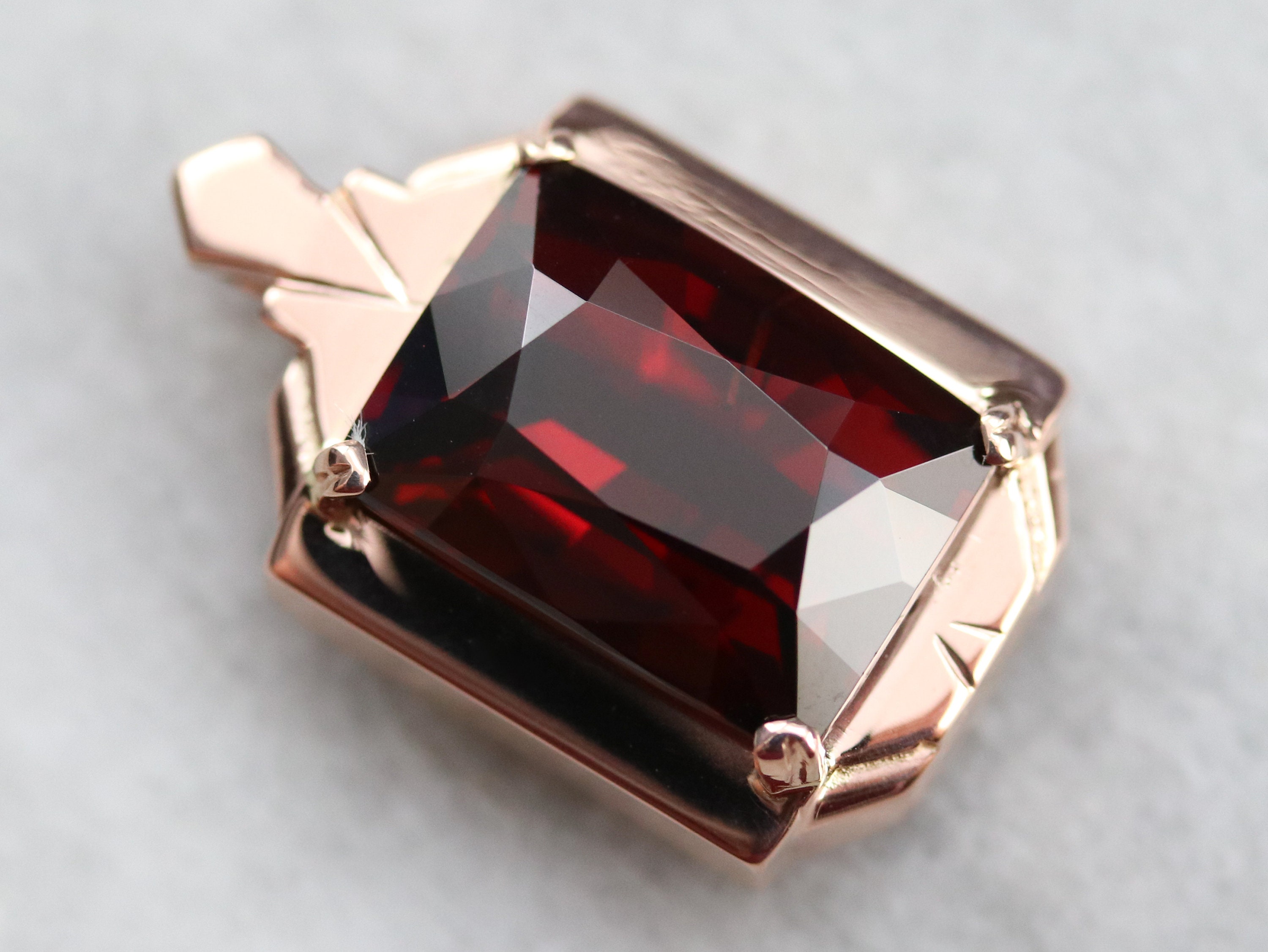 Rose Gold Retro Era Garnet Pendant, Garnet Solitaire Pendant, January Birthstone, Layering Pendant, Garnet Necklace 30LA1EC0
