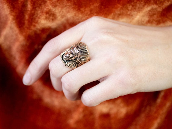 14K Yellow Gold Native American Chief Ring, Size 8 - image 10