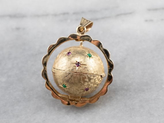 Green Onyx and Ruby Gold Ball Locket, Globe Locke… - image 2