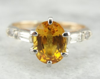 Anel de aniversário em ouro 14K com safira amarela dourada e diamantes.