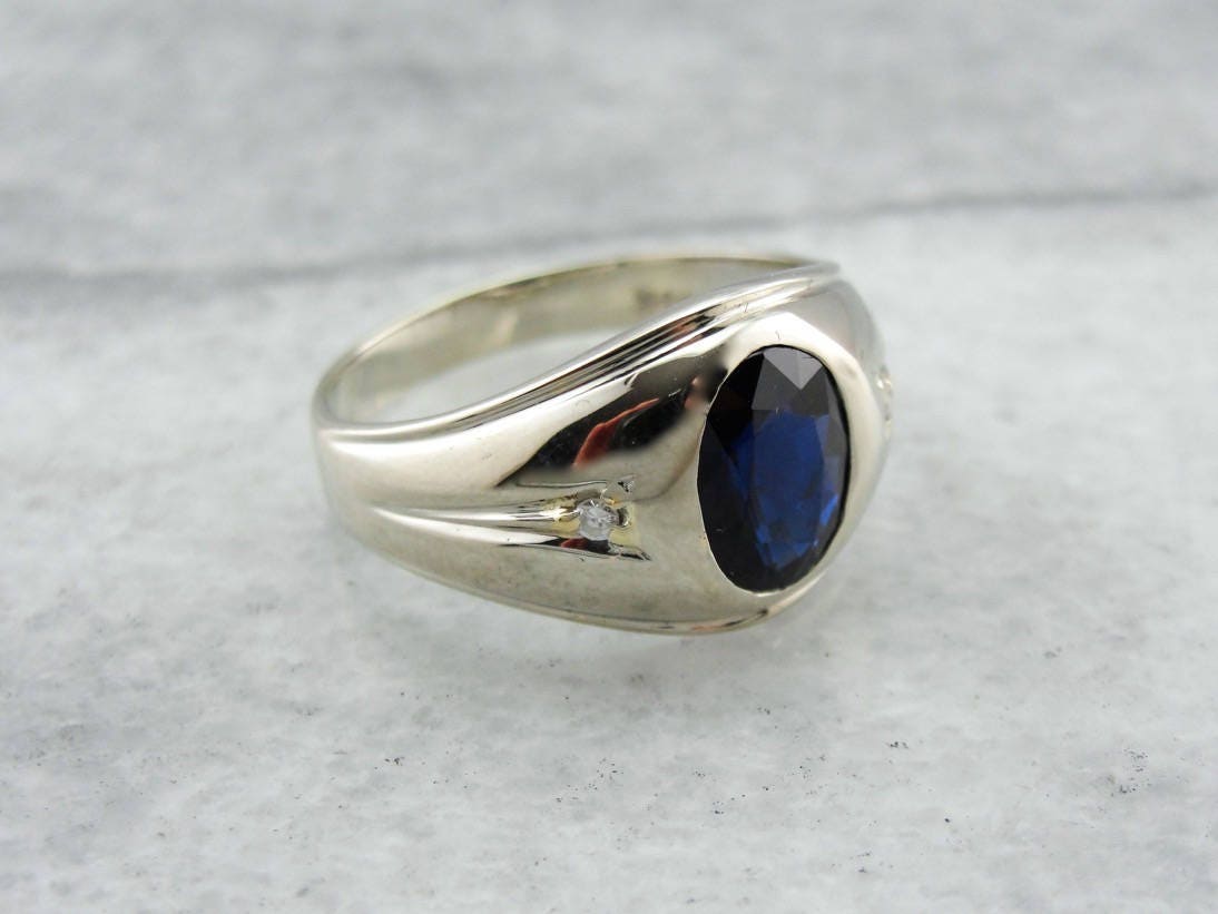 Men's Vintage Blue Sapphire Ring in White Gold 2XWLW1 | Etsy