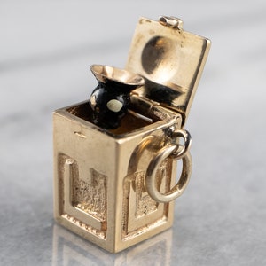 Vintage Jack in The Box Charm, Yellow Gold Charm, Gold and Enamel Charm, Layering Charm, Moving Parts Charm, Charm Collector X1LCVF1Y