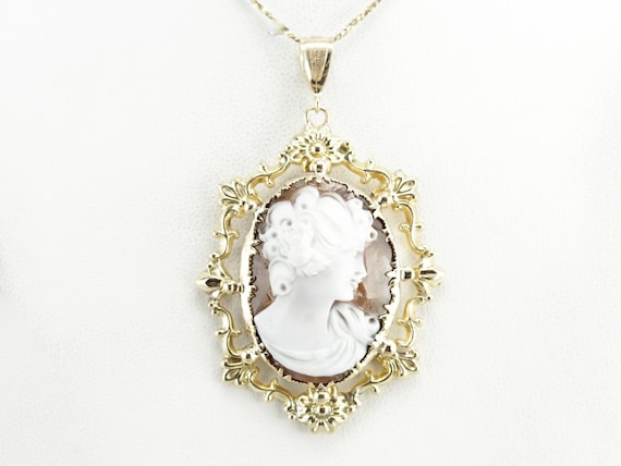 Vintage Cameo Pendant, Yellow Gold Cameo, Ornate … - image 6