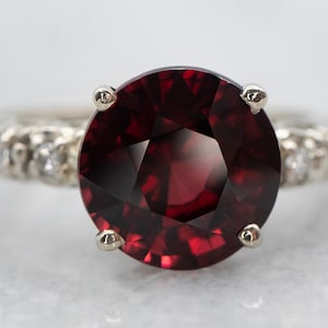 Anello in oro bianco 14 carati con granato e diamanti, misura 6,5