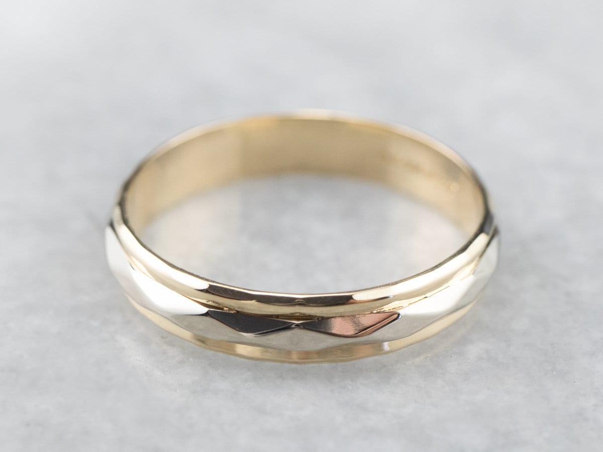 Art carved hotsell 14k gold band
