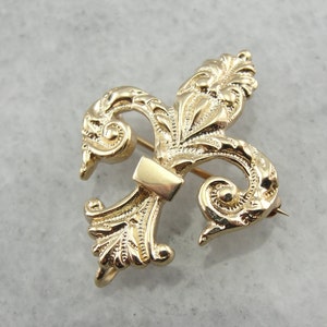 Antique Fleur De Lis Brooch in Fine Chased Gold 58FU2X-N image 1