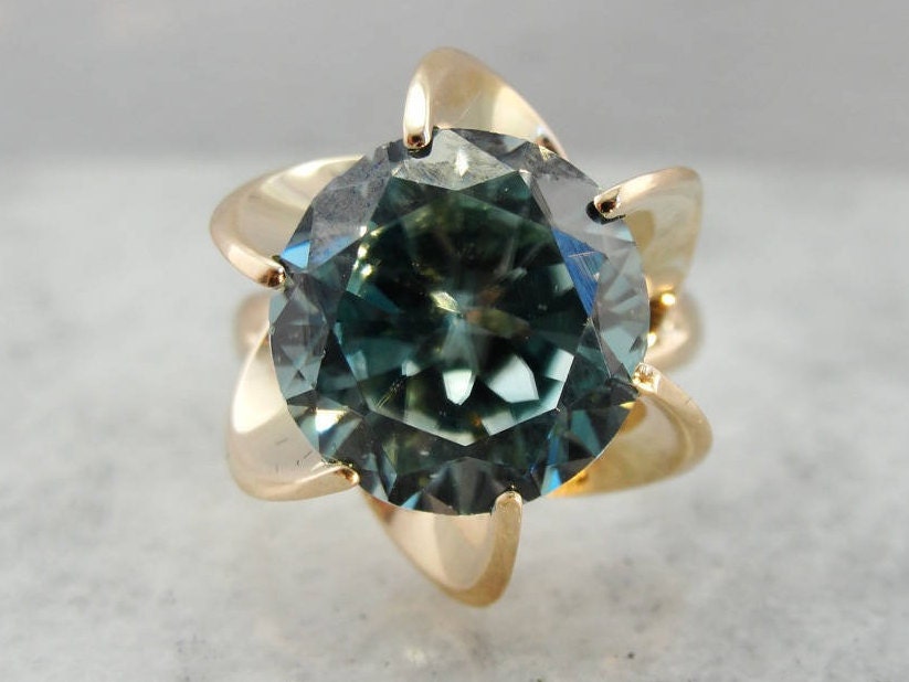 Blue Zircon Cocktail Ring, Vintage Blue Zircon Ring, Mid Blue Zircon Cocktail Ring, Vintage Blue Zircon Ring, Mid