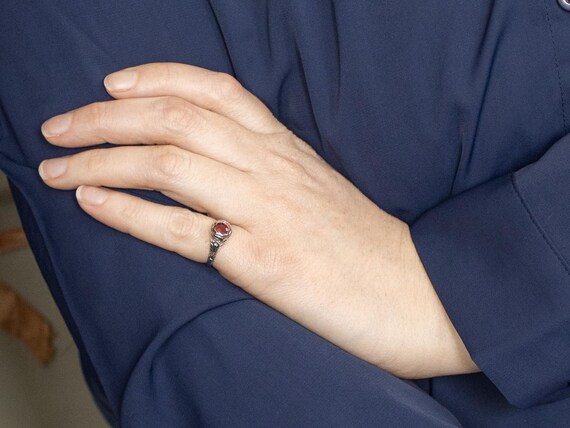 Art Deco 18K White Gold Ruby Solitaire Ring, Anti… - image 4