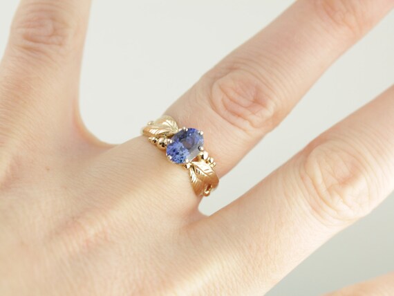 Indigo Blue Sapphire Gemstone set in a Vintage Le… - image 4