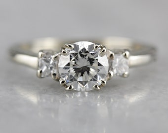 Vintage Three Stone Diamond Engagement Ring 7Z73RQ