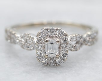 Moderner Diamant-Verlobungsring im Smaragdschliff, Diamant-Halo-Ring, Weißgold-Diamantring, Diamant-Jubiläum, Diamant-Verlobungsring A36558