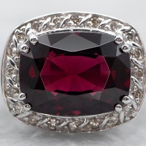 Bold Garnet and Diamond Halo Ring, White Gold Garnet Ring, Garnet Cocktail Ring, Anniversary Ring, Gifts for Her, January Birthstone A28569