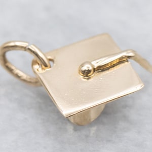 Vintage Gold Graduation Cap Charm, Graduation Cap Charm, Yellow Gold Charm, Vintage Charm, Gold Graduation Cap, Gold Charm, Charm A67709