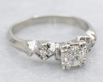 Anillo de compromiso vintage con diamante de talla europea, oro blanco de 14 quilates.