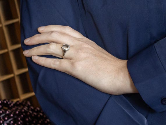 14K White Gold Diamond Horseshoe Ring, Lucky Stat… - image 4