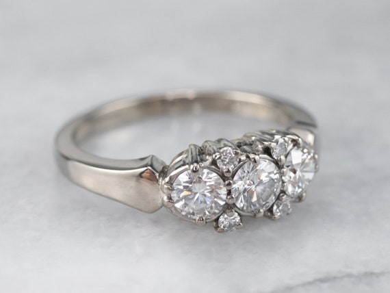 Stunning Diamond Engagement Ring, Round Brilliant… - image 2