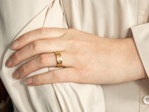 14k Yellow Gold Tree Pattern Band, Nature Inspire… - image 4