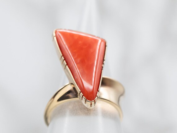 Vintage 14K Gold Triangle Coral Ring, Size 7.5 - image 4