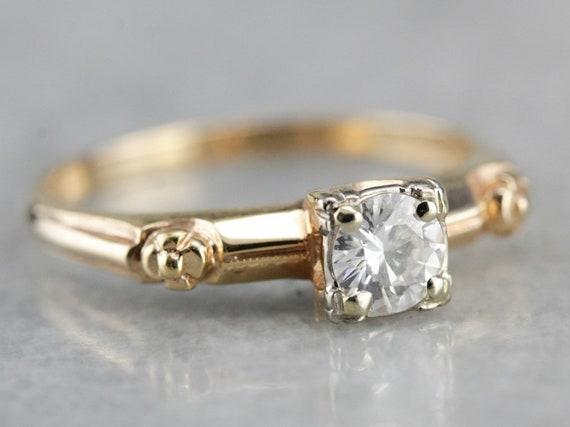 1940s Retro Vintage Engagement Ring with Floral Details, Anniversary Ring, Diamond Solitaire