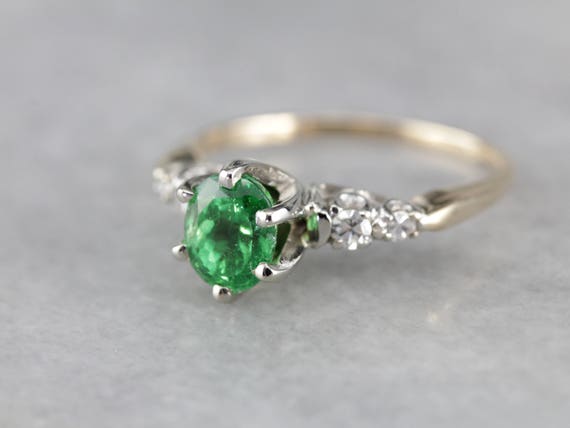 Stunning Tsavorite Garnet Anniversary Ring, Garne… - image 1