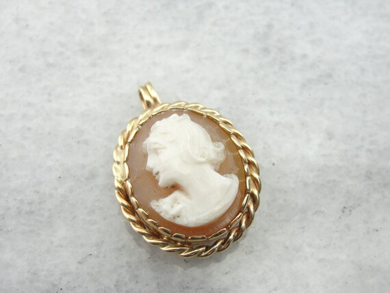 14K Gold Conch Shell Cameo Pendant, Carved Portra… - image 4
