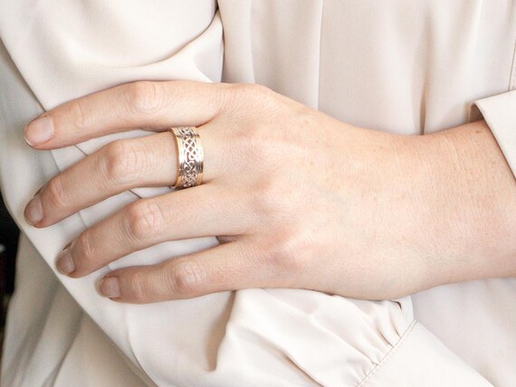 14K Two Tone Gold Celtic Knot Wedding Band, Irish… - image 4