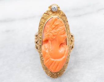 Anillo vintage de oro de 14 quilates con camafeo de coral y detalle de diamante