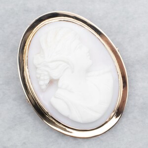 Yellow Gold Cameo Brooch with Simple Frame, Vintage Cameo Brooch, Cameo Brooch, Oval Cut Cameo, Cameo Jewelry, Vintage Brooch, Brooch A40770