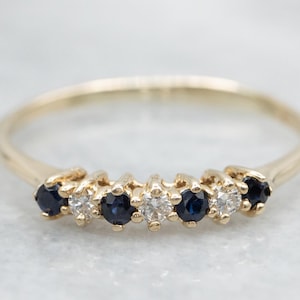 Anillo de oro amarillo con zafiro y diamantes, anillo de aniversario con zafiro, alianza de boda, anillo apilable, piedra de nacimiento de septiembre, anillo de piedras preciosas A68393