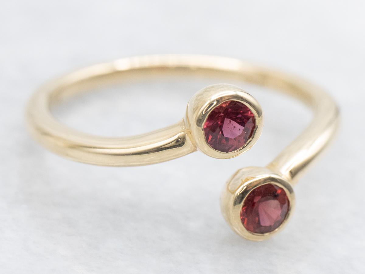 rubyページ 14.49ct Natural Dark Red Ruby, Oval, Translucent
