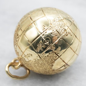 Globe Gold Pendant, 14K Gold Earth Pendant, Spinning Globe Charm, Travel Pendant, Travel Gift, Unisex Gift A55518