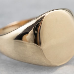 Plain Gold Signet Ring, Oval Signet Ring, Yellow Gold Signet, Gold Statement Ring, Birthday Gift, Plain Gold Ring, Unisex Gold Ring NF5XUQ79