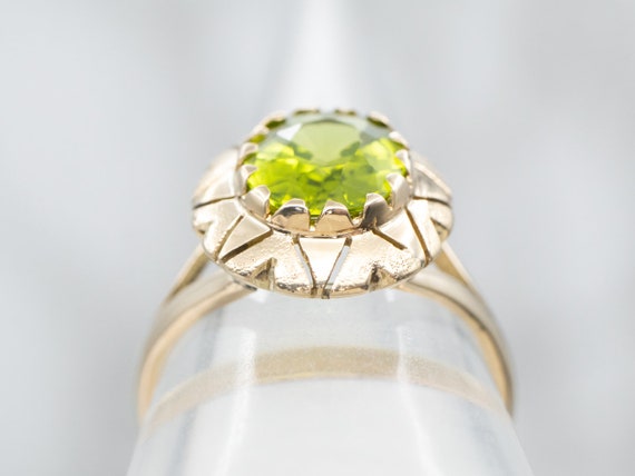 Vintage Peridot Solitaire Ring, Textured Gold Per… - image 3