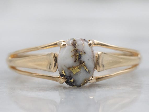 Gold-Quartz Vintage Gold Ring with Split Shank