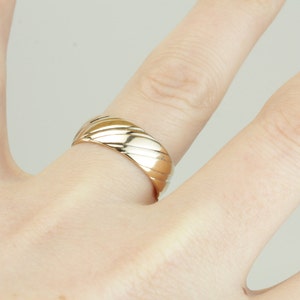 Wide Lined Pattern Wedding Band image 4