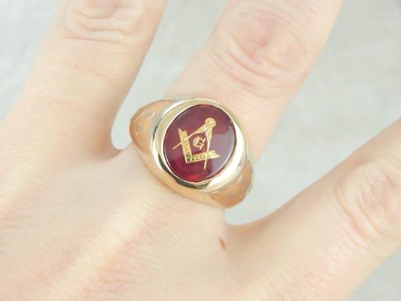 Masonic Ring in Vintage Mix Metal Mounting NTAH6J… - image 4