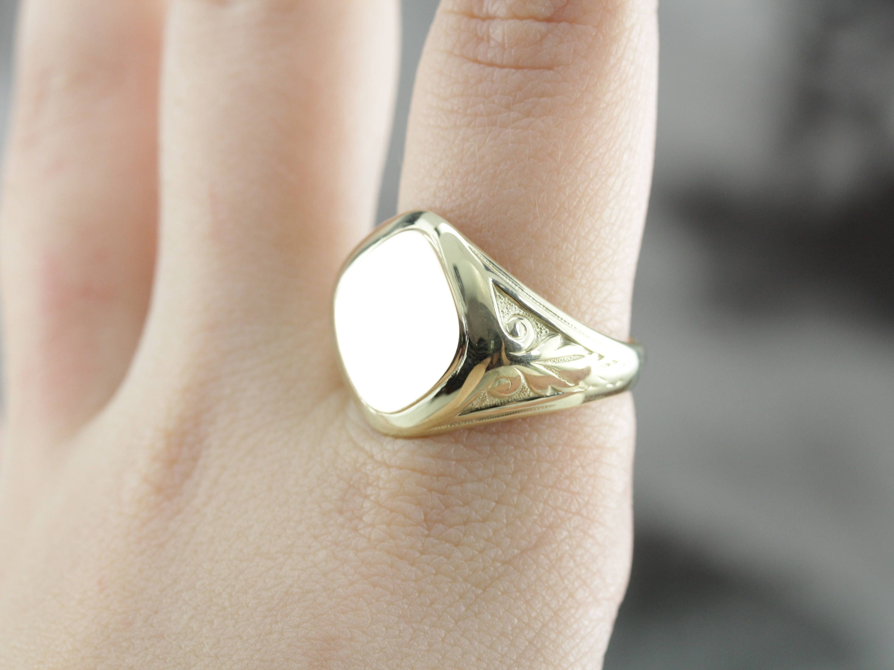 Mens antique clearance gold signet rings