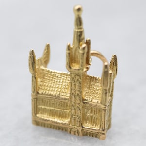 Vintage Gold Brussels Grand Place Charm, 14K Yellow Gold Charm, Tourist Keepsake, Travelers Charm, Layering Pendant, Unisex Gift A23696
