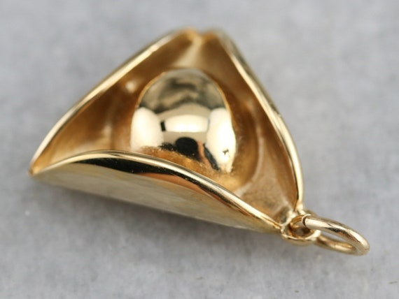 Gold Colonial Hat Pendant, American Revolution, Un