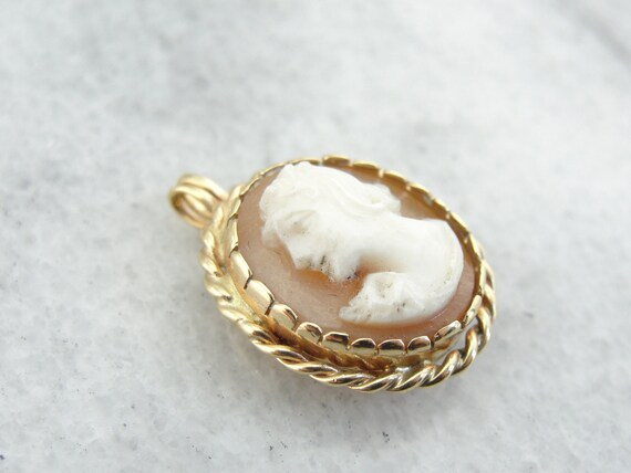 14K Gold Conch Shell Cameo Pendant, Carved Portra… - image 2