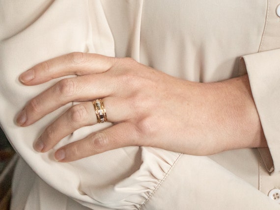 14K Yellow and White Gold Floral Wedding Band, Tw… - image 4