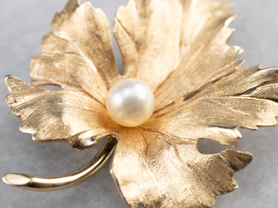 Oversized Vintage Corsage Imitation Pearl Brooch (Antique  Gold): Brooches And Pins: Clothing, Shoes & Jewelry