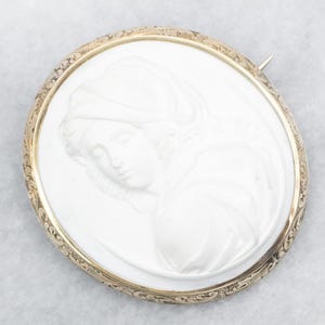 Vintage White Cameo Brooch, Vintage Cameo Brooch, White Cameo, Cameo Brooch, Vintage Brooch, Gold Cameo Brooch, Yellow Gold Brooch A49938