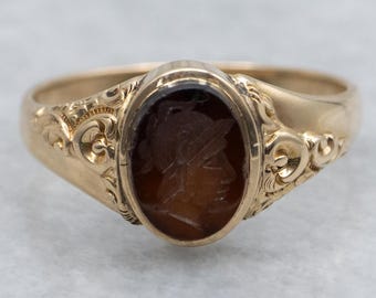 Anello romano del centenario con intaglio in sardonice dell'epoca vittoriana