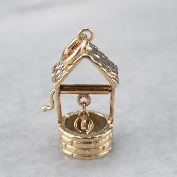 Moving Well Gold Charm, Vintage Charm, Well Pendant, Wishing Well Charm, Storybook Charm, U26N0A6T