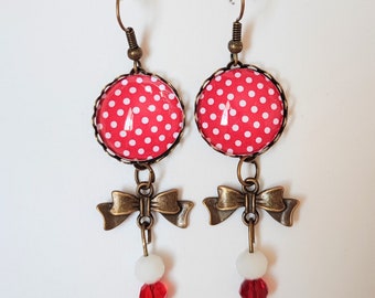 Boucles d'oreilles cabochons pois rouges et blancs