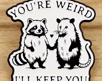 Besties Forever emaille pin wasbeer en opossum